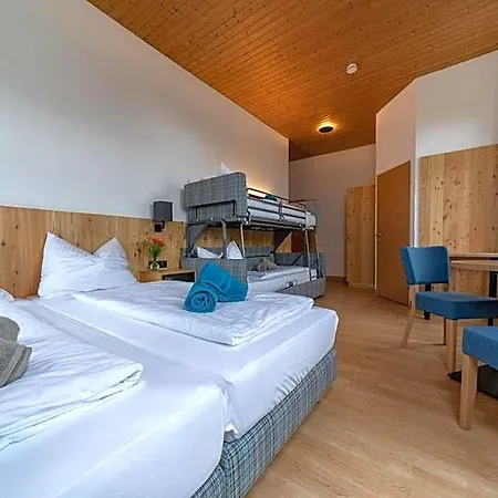 Haus - 3*