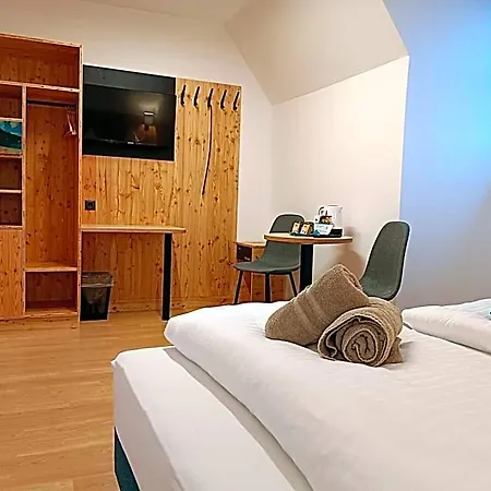 Haus - 3*